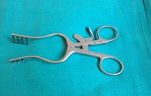 Weitlaner Retractor